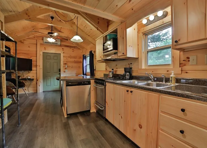 Thomas Cabin Forest Tiny Cabin With Hot Tub