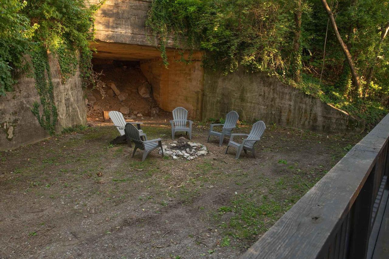 Thomas Forest Tiny With Hot Tub *