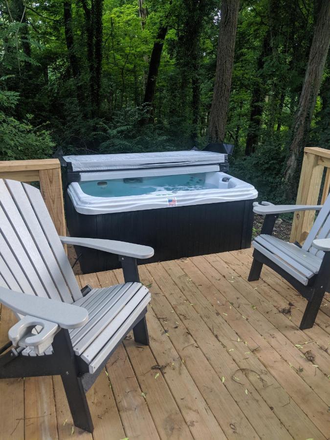 Thomas Forest Tiny With Hot Tub Hébergement de vacances *